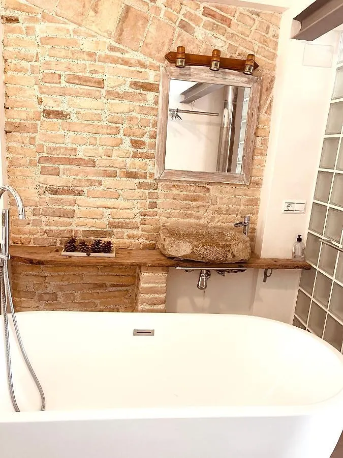 El Nido: Una Casita De Ensueno Deltebre